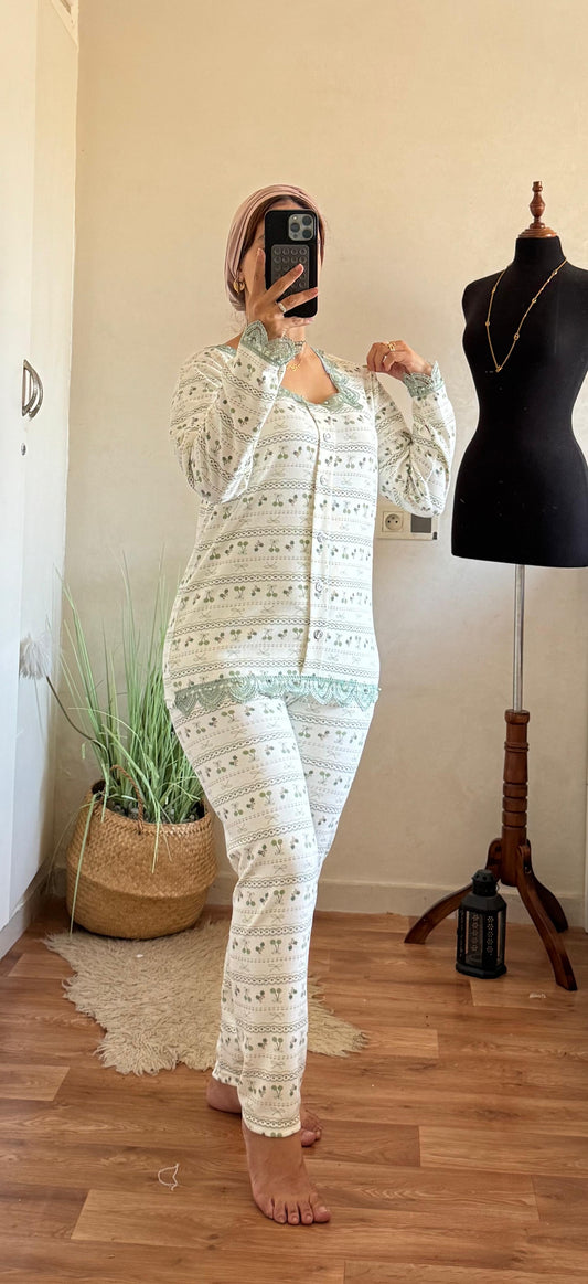 بيجامة ريب مبرة